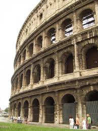ローマ旅行記１日目前半 コロッセオ周辺 ローマ帝国時代の遺跡を歩く ローマ 旅行のクチコミサイト フォートラベル ローマ コロッセオ 遺跡