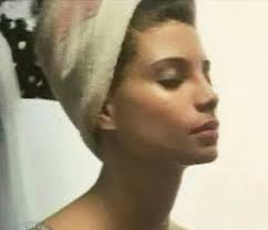 سوسن بدر نفرتيتي الفن التي تسبب الزلازال في ارتدائها الحجاب وما السبب من منعها دخول السعودية upload, share, download and embed your videos. Ø£Ù†ØªÙŠÙƒØ§ Ø§Ù„Ø´Ø¨Ù‡ Ø¨ÙŠÙ† Ø§Ù„Ù…Ù…Ø«Ù„Ø© Ø³ÙˆØ³Ù† Ø¨Ø¯Ø± ÙˆØªÙ…Ø«Ø§Ù„ Ø§Ù„Ù…Ù„ÙƒØ© Ù†ÙØ±ØªÙŠØªÙŠ Facebook