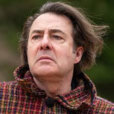 I didn't say that”: Celebrity Traitors' Jonathan Ross is outed but his  “poor” memory is an asset