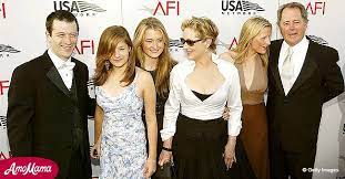 Meryl was born mary louise streep in 1949 in summit, new jersey, to mary wolf (wilkinson), a commercial artist, and harry william streep, jr., a pharmaceutical executive. Meryl Streep Is A Mom Of 4 Who Are Her Kids Real Life Partners And Exes