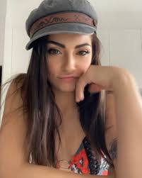 Katie Williamson's Instagram, Twitter & Facebook