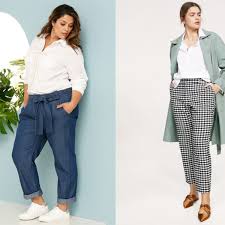 Idéal pour une cérémonie, ce pantalon se distingue en 8 couleurs tous unis et colorés, sur votre boutique en ligne de prêt à porter féminin pour votre plus grand bonheur. Pantalon Grande Taille 20 Modeles Tendance Pour Mettre En Valeur Les Rondeurs Femme Actuelle Le Mag