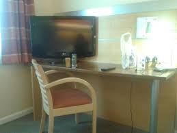 About us cancellation policy best price guarantee cookie statement download the ihg app gender pay gap guest privacy notice ihg rewards rest and run Tv And Desk Aufnahme Von Holiday Inn Express Hemel Hempstead Tripadvisor
