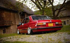 In very good condition and in a very nice color scheme! Bmw E28 5 Series Red Slammed Bmw E28 Bmw Bmw Classic Cars