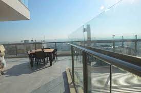 How high your balcony balustrade must be, we show you right here. Balcony Railing Height Extension ××œ ×¡×•×¨×'