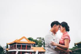 Chinese Garden Marina Barrage Wedding Photoshoot In Singapore By Feztography On Onethreeonefour Wedding Photoshoot Photoshoot Chinese Garden