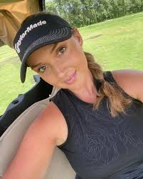 Meet Sara Michelle Winter, the 'gorgeous' Miss Canada winner who is now pro  golfer and has top Adidas deal