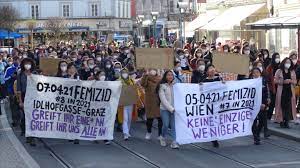 Die polizei blieb hingegen weiter vor ort und sicherte das gebäude ab. Keine Einzige Weniger Reaktionsdemo Nach Mord An Frau Annenpost At