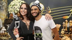 Perla fernandes dos santos born november 28 1988 in nilpolis rj brazil is a brazilian singer commonly known by perlla perlla rose to fame with her fir. Ex Marido De Perlla Revela Que Se Separou Da Cantora Porque Descobriu Que Ela Estava Vendendo Nudes Popline