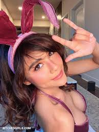 Neekolul Nude - Leaked Tits Photos