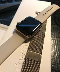 Gold Milanese Loop Original Apple Watch S4 40mm Stainless Steel In Gold Stone Sports Band The Watch Is In Like New Con Apple Watch Apple Watch Series Apple
