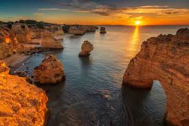 Map of the algarve region of portugal showing the top tourism cities to visit in the algarve region of porugal. Algarve Die 7 Schonsten Strande Fur Den Urlaub In Portugal