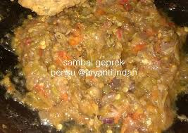 Nyobain bensu bakso makan sambal pake bakso ini mah. Cara Menyiapkan Sambal Geprek Bensu Mudah Banget Resep Masakanku