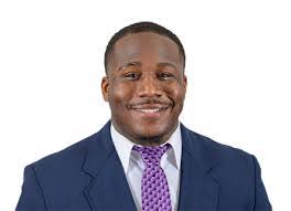 Desmond Kelly's Instagram, Twitter & Facebook