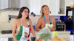 Miami TV on X: nakedkitchen Live for our members we made some delicious  gorditas with Yosy & Jenny - only on our 18+ site t.coiGCFilx5n0  t.coGdTZGpMd5W  X