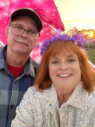 We arrived at the #SeaLightsFestival just as the sun was setting. Seeing  the lighted lanterns before dark then when it got dark. I had attended a  Festival of Lights in the Milwaukee