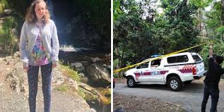 Misteri kehilangan remaja warga ireland, nora anne quoirin, 15, yang hilang di sebuah pusat peranginan di the dusun, pantai hill, nilai sejak 4 ogos lalu terungkai selepas keluarga mangsa pada malam selasa mengesahkan mayat yang dijumpai petang tadi milik anak sulung mereka. Mayat Wanita Kulit Putih Ditemui Di Lokasi Nora Anne Hilang Dibawa Menaiki Helikopter Ke Hospital Remaja