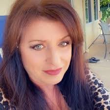 Michelle Tennison's Instagram, Twitter & Facebook