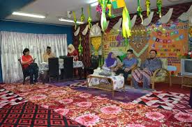 Hal ini didukung dengan meningkatnya pendapatan konsumen, tuntutan keindahan lingkungan, pembangunan industry pariwisata, serta pembangunan kompleks perhotelan dan perkantoran. Hiasan Pentas Skbrj Home Facebook
