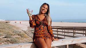A jovem de cascais recebeu diversas críticas por ter estado a celebrar a vitória no reality show, com um grupo. Joana Albuquerque Do Big Brother E Criticada E Responde A Letra