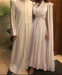 تــــوت On Instagram Dresses Ksa Fashion عندهم فساتين ناعمه واسعارهم خياليه ضيفو حسا In 2020 Trendy Prom Dresses Fashion Dresses Fashion Outfits