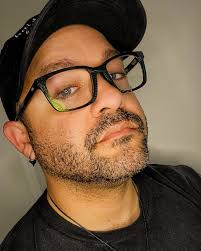 Have you heard the news 👀??? Shimmers are finally BACK IN STOCK!!! ✨✨✨ We  suggest grabbing these twinkly Tops before they sell out again 😉 (📸:  @katie.e.photo, @blaire.with.an.e, @squince, @ivan_o_lopez, @jlbrdh,  @karenshelby6,