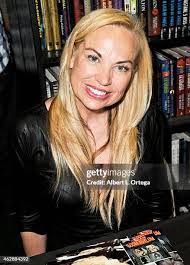 Ruth Ewing's Instagram, Twitter & Facebook