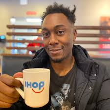 5 years ago I was waiting for this man to text me Happy Valentine's Day so  I could make fun of him and tell him he was a loser for that... joke