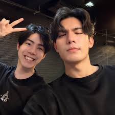 LOOK: A reunion photo of #HIStory3 #Trapped stars (Jake Hsu, Chris Wu, Andy  Wu, & Kenny Chen) and #HIStory2 #RightOrWrong stars (Steven Chiang & Hunt  Chang)