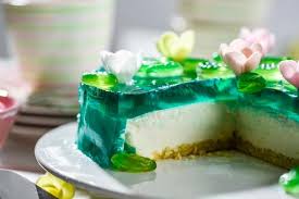 Dann stellt ihr den wackelpudding über nacht in den kühlschrank. Philadelphia Torte Mit Gotterspeise Rezept Von Backen De