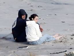 Actress shailene woodley confirms engagement to packers qb aaron rodgers. Shailene Woodley Aaron Rodgers At Disney World Sweet Pic Hollywood Life