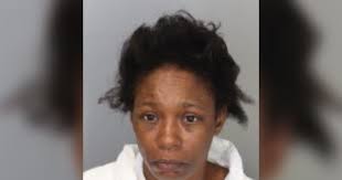 Woman arrested after she admits to stabbing boyfriend, records show