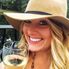 Melissa Hasse's Instagram, Twitter & Facebook