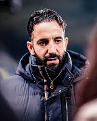 so 4 days of enjoying vini....and new formation 4-2-3-1(4-4-2 really pissed  me off, everyone has 4-4-2) so now a different one and to be honest people  how hard EA is pushing this