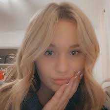 Rebecca Rupert's Instagram, Twitter & Facebook