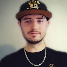 Seth Mckenzie's Instagram, Twitter & Facebook