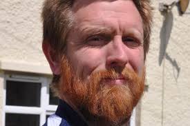 Mad' Royal Navy veteran completes lockdown marathon crawling around his  garden in Portsmouth