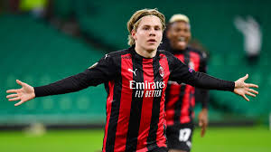 Jens petter hauge ist der bruder von runar hauge (stjördals blink il). Jens Petter Hauge Scoret Sitt Forste Mal For Ac Milan Eurosport