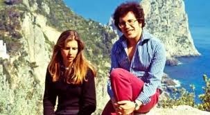 Ha partecipato a quindici festival di sanremo, tra profilo officiale di peppino di capri. Lutto Nel Mondo Della Musica E Morta Giuliana La Moglie Di Peppino Di Capri Il Mattino It