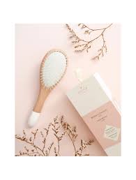 Allure contributor sable yong is a fan of the brush and found that it's the best option to use. Bachca Detangling Hair Brush