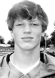 Mustang football players receive honors