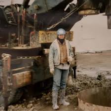 Nothing like getting up and getting everything done before everyone else is  out of bed #hardwork #pearsondrillinginc #heavyequipment #drillrig  #dirtlife #pnw