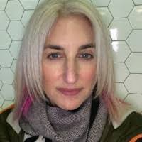 Leslie Ernst's Instagram, Twitter & Facebook