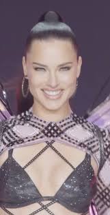 ADRIANA LIMA IS BACK 👏 Runway veteran Adriana Lima turned heads as she  made a stunning comeback at the 2024 Victoria's Secret Fashion Show in New  York City. The Brazilian supermodel first