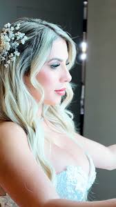 I mean… can we talk about this setup? Bridgerton-inspired and full of  charm. Everything from the florals to the table details made it feel like  we time-traveled a little ✨ Having a