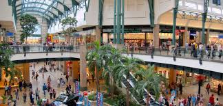 Comercializare en detail de imbracaminte in magazine specializate. Centro Oberhausen Franciza Ro