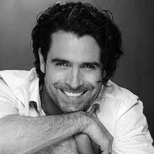 Rafael novoa, el talento más vendedor 14 de octubre del 2010 el bogotano sigue siendo uno de los actores preferidos para promocionar marcas. Rafael Novoa Fans Home Facebook