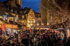 Campings.luxe vous dévoile son classement des 20 plus beaux lacs de france. Les 10 Plus Beaux Marches De Noel En France Little Weekends