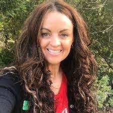 Elise Dyer's Instagram, Twitter & Facebook