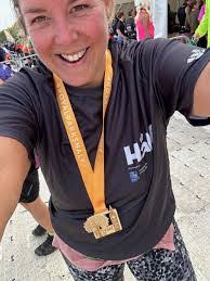 Brooke Kenyon's Instagram, Twitter & Facebook